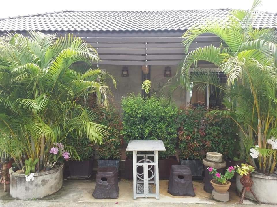 Yotin Guest House Трат Екстериор снимка