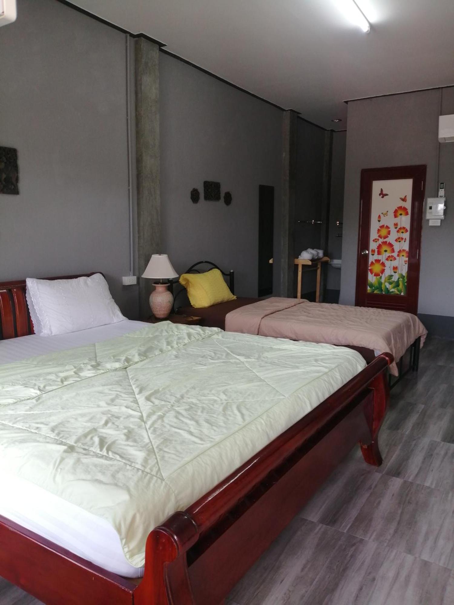 Yotin Guest House Трат Екстериор снимка